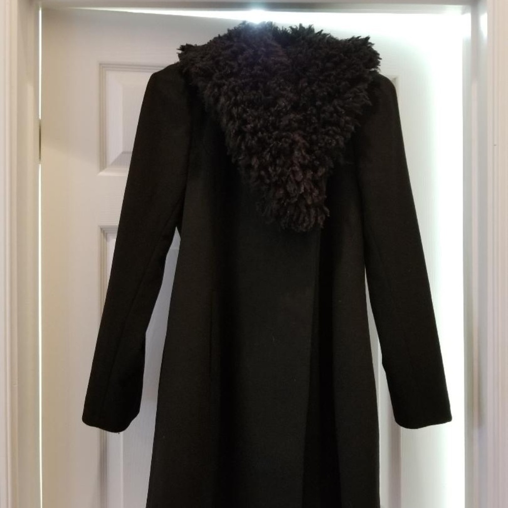 Black 3/4 Length Coat w/ Faux Fur Collar